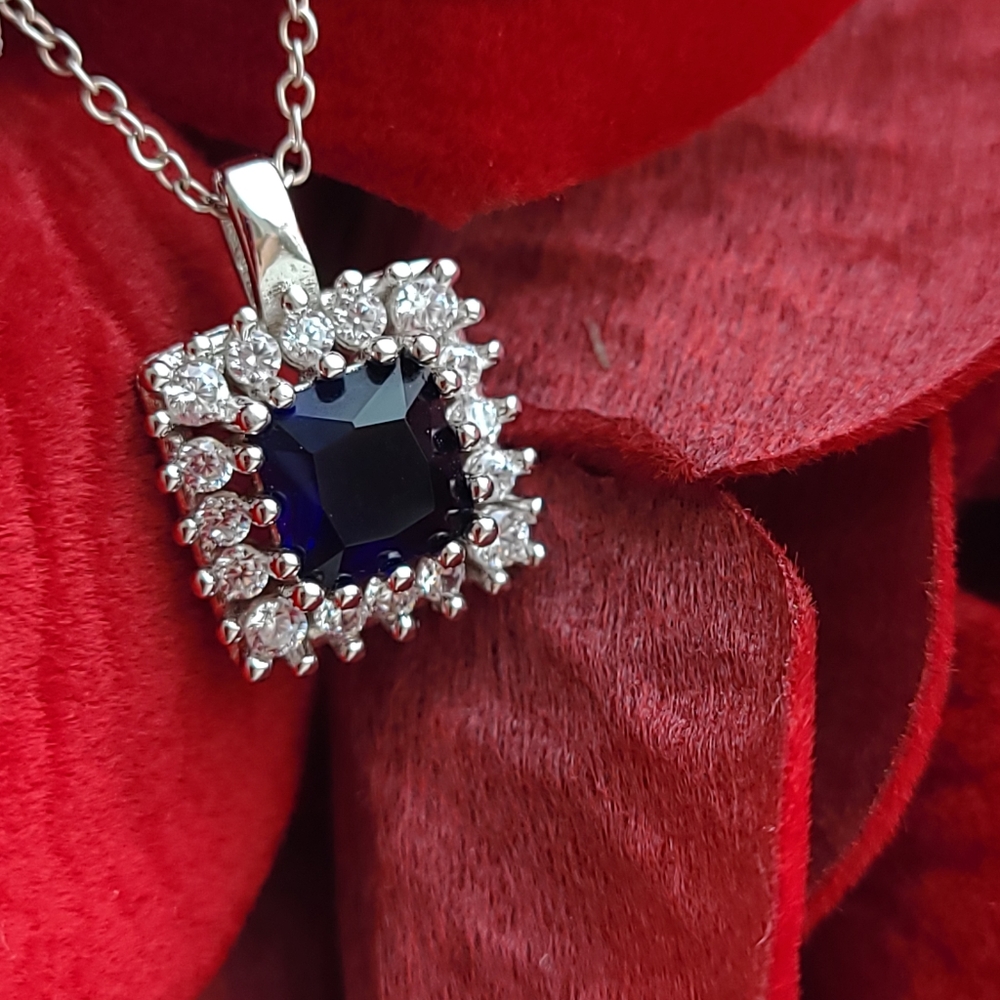 Timeless design blue pendant